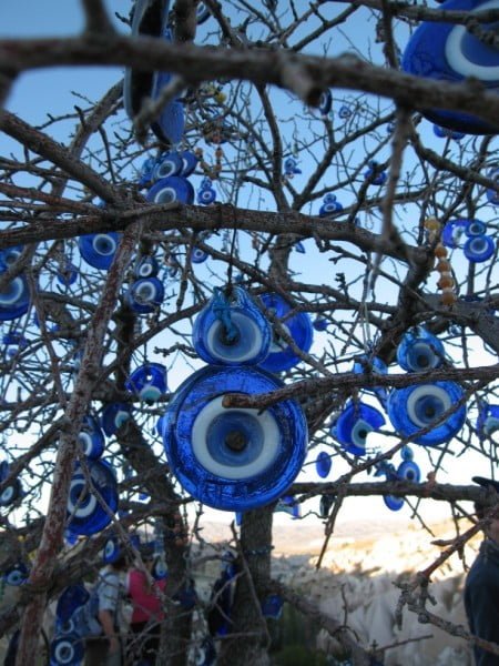 Nazar boncuklu ağaç