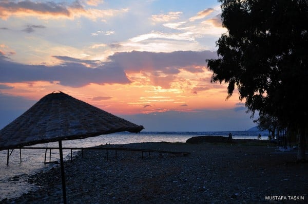 akçay gün batımı ve tekneler