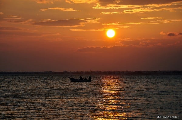 akçay gün batımı silüeti