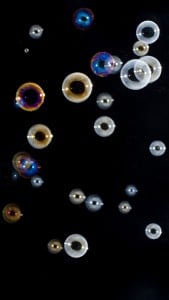 iPhone 5 Wallpaper Flying Bubbles 3