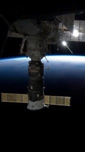 iPhone 5 Wallpaper International Space Station 5
