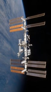 iPhone 5 Wallpaper International Space Station 7