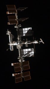 iPhone 5 Wallpaper International Space Station 9
