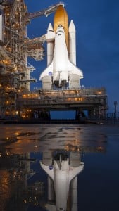 iPhone 5 Wallpaper Space Shuttle 2