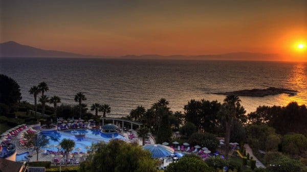 hotel ve gün batımı