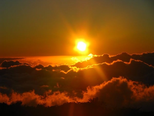 parlayan güneş resmi