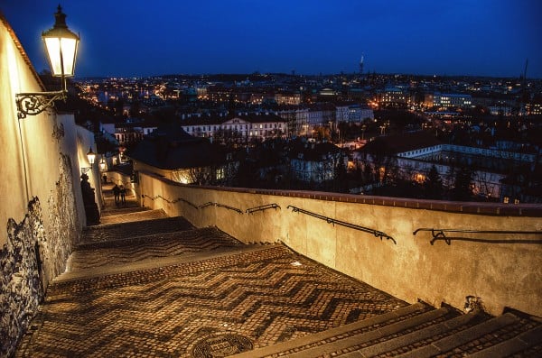 lesser duvarı merdivenler