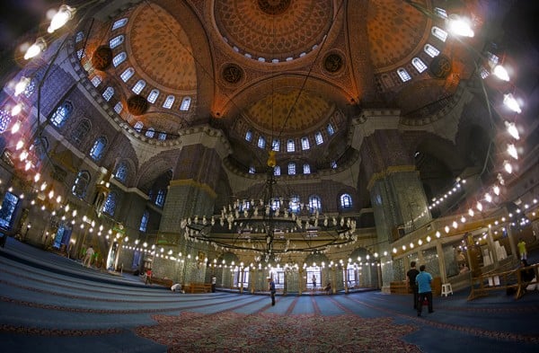 yeni camii ibadet