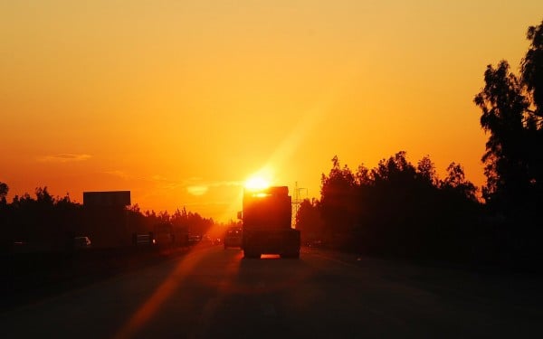 gün batımı ve yol manzarası