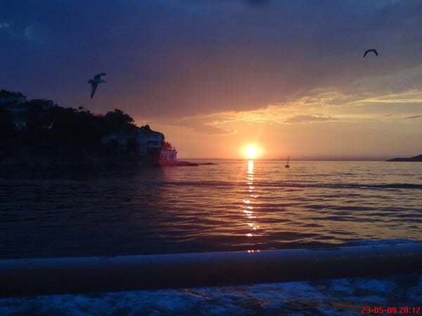 Adalardan günbatımı