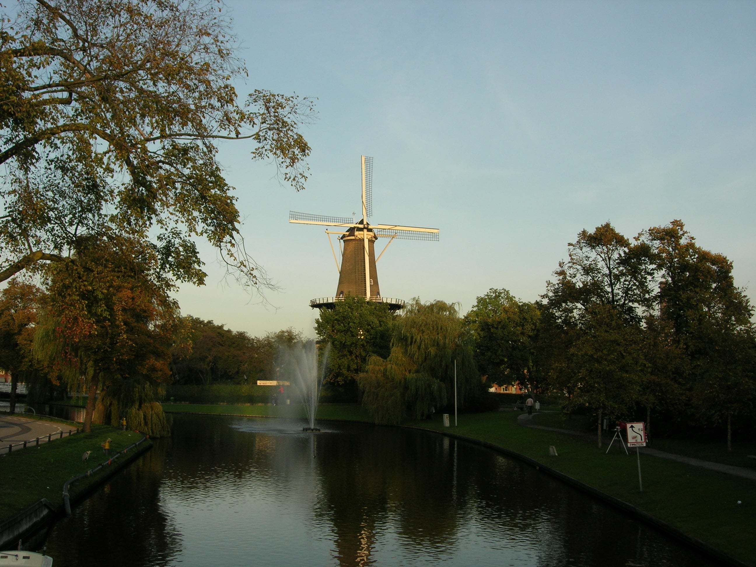 Hollanda Leiden de yel degirmeni