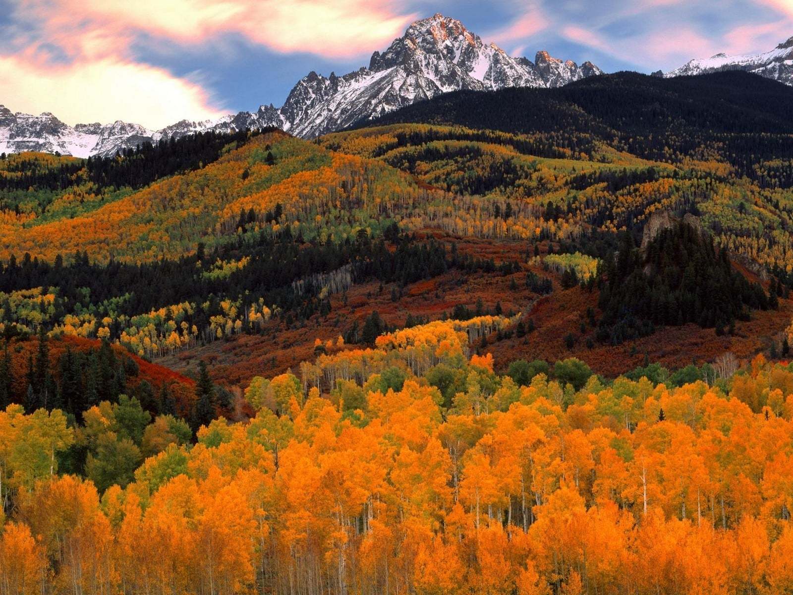 Sonbahardan Güzel Manzaralar - Sonbaharın Kızıllığı ve Dağlar