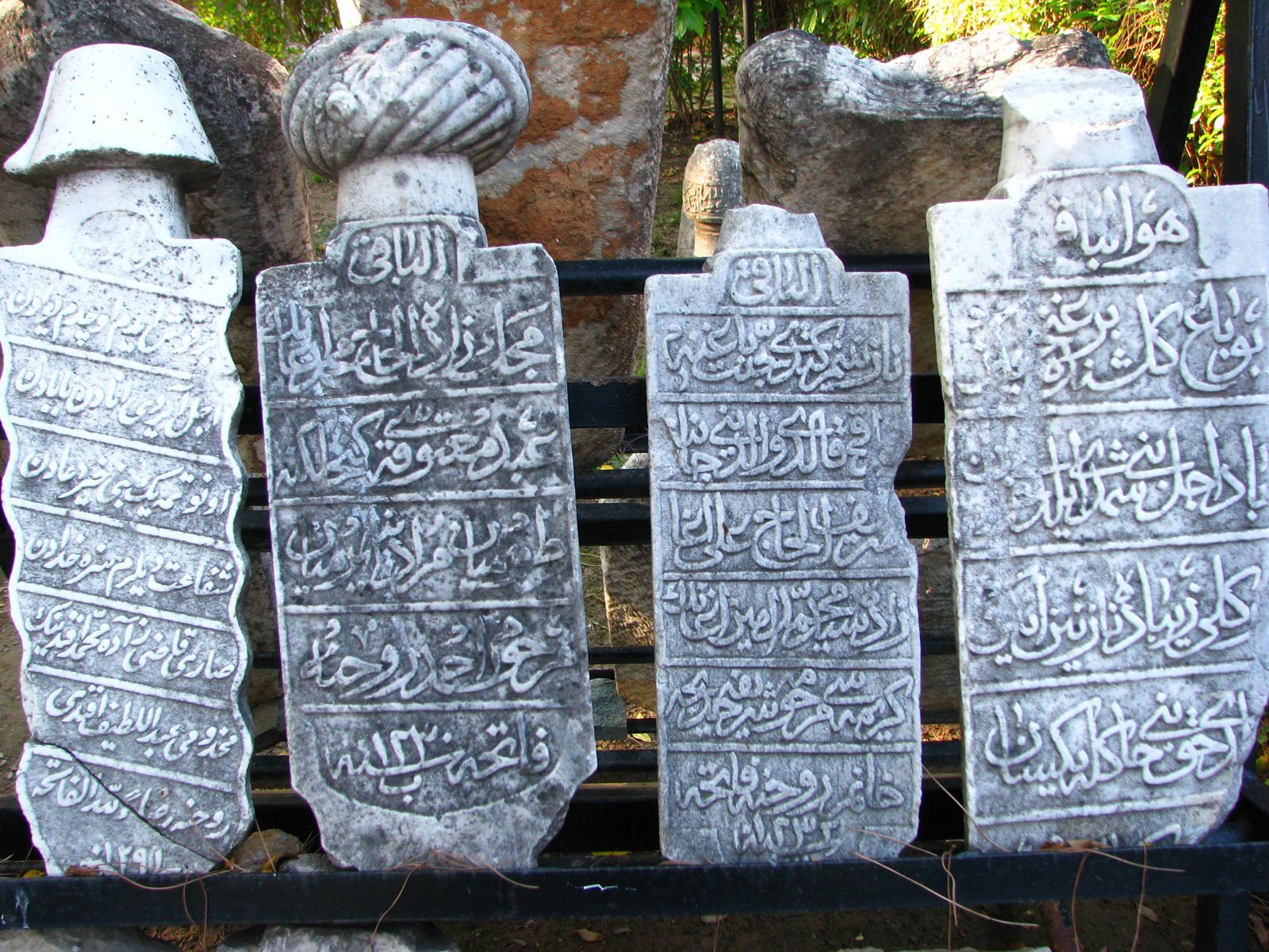 antik mezar taşları