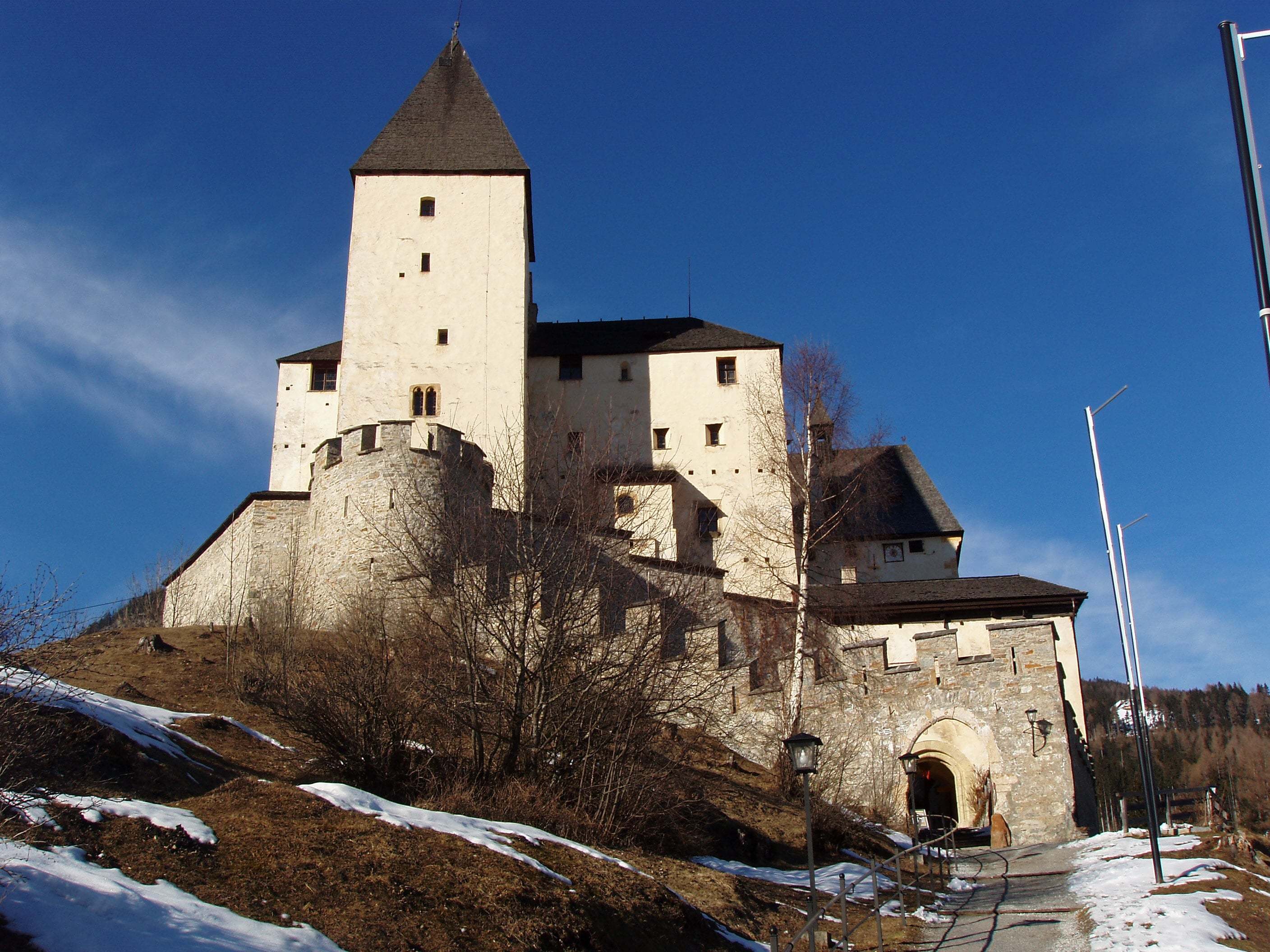 burg-mauterndorf-salzburg-avusturya-1299275947