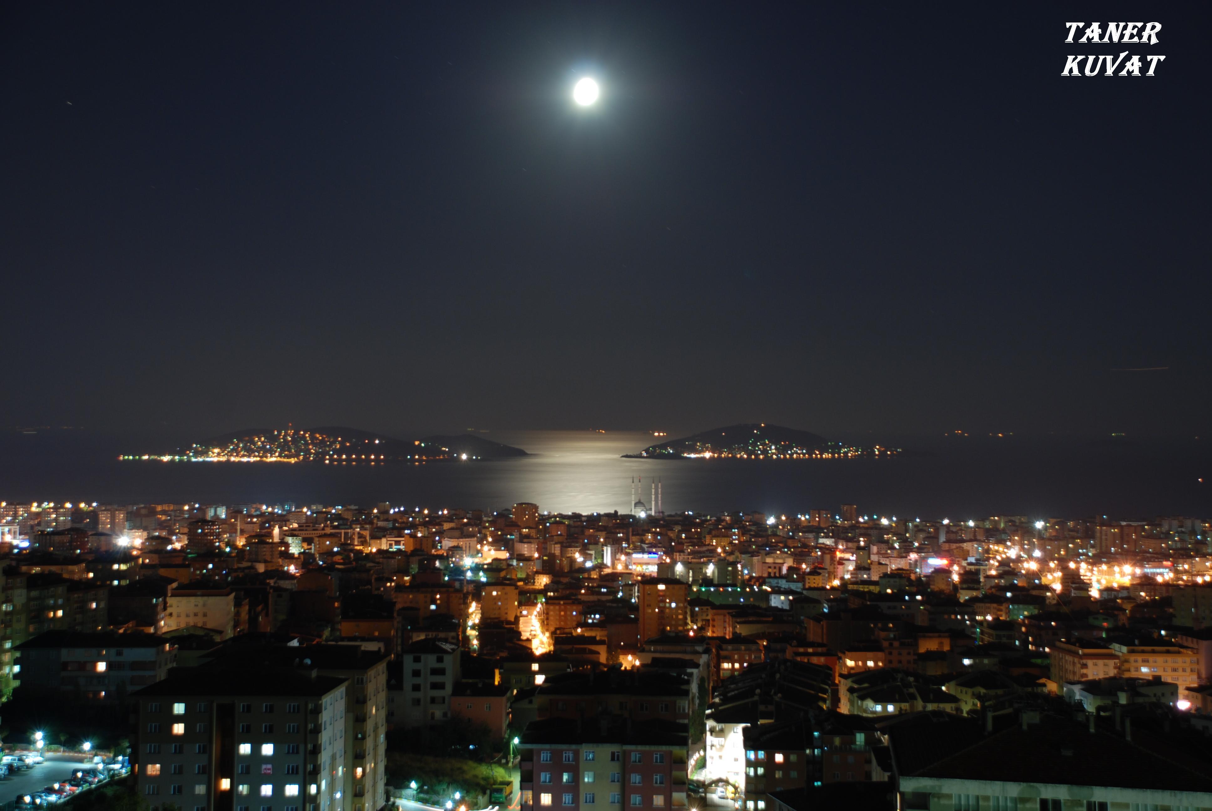 burgaz ve heybelide ay ışığı