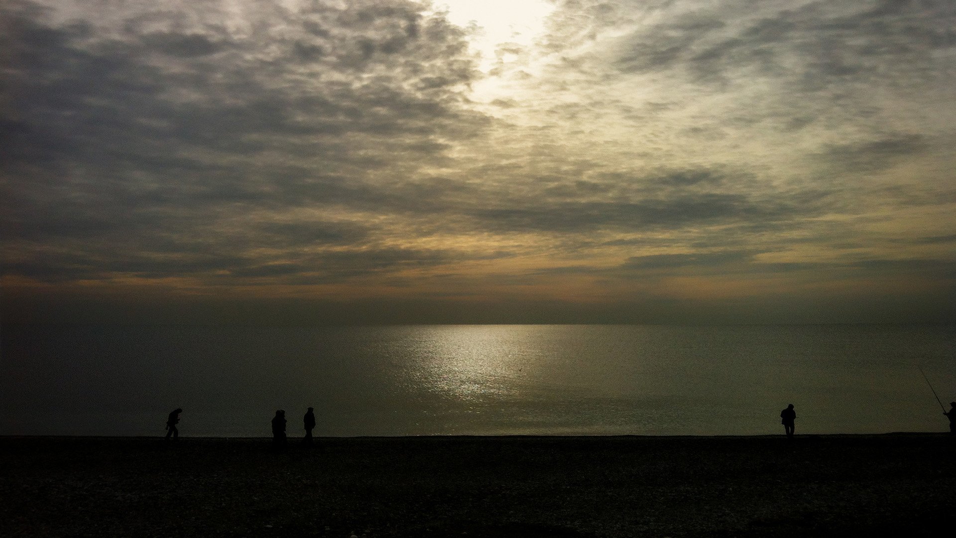 gün batımı ve insanlar