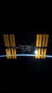 iPhone 5 Wallpaper International Space Station 1
