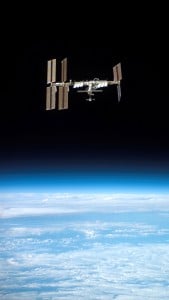 iPhone 5 Wallpaper International Space Station 3