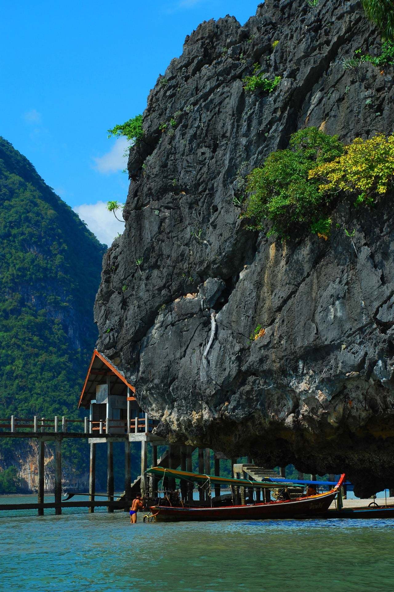 james bond adası manzarası