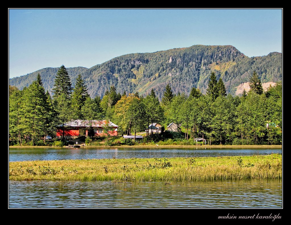 karagöl kırmızı ev