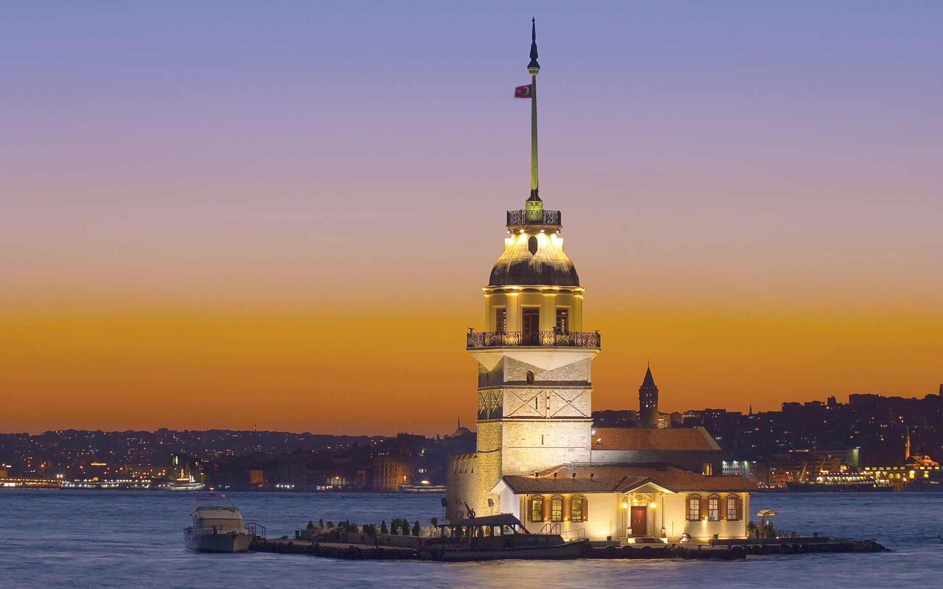 Kiz Kulesi (Maiden's Tower), Salamac, Bosphorus, Istanbul, Turkey