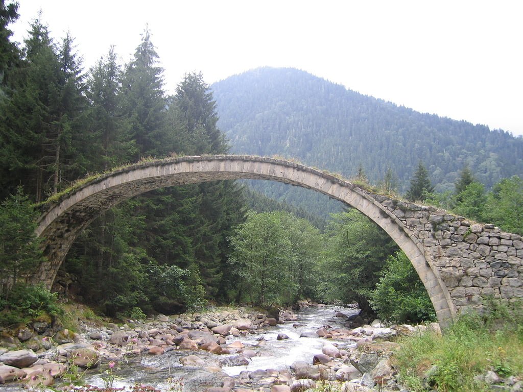 rize taş köprü