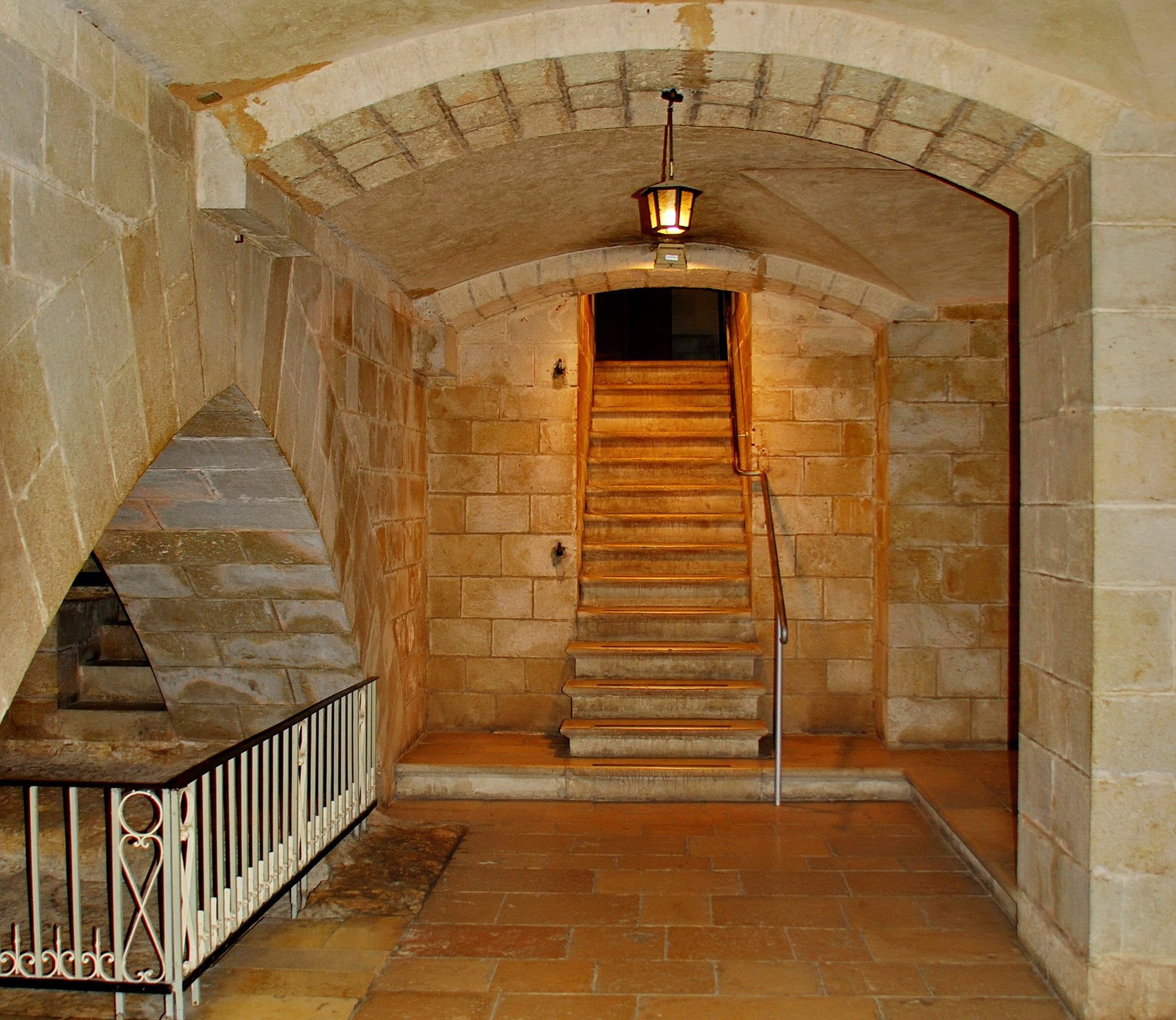 saint joseph's kilisesi resimleri