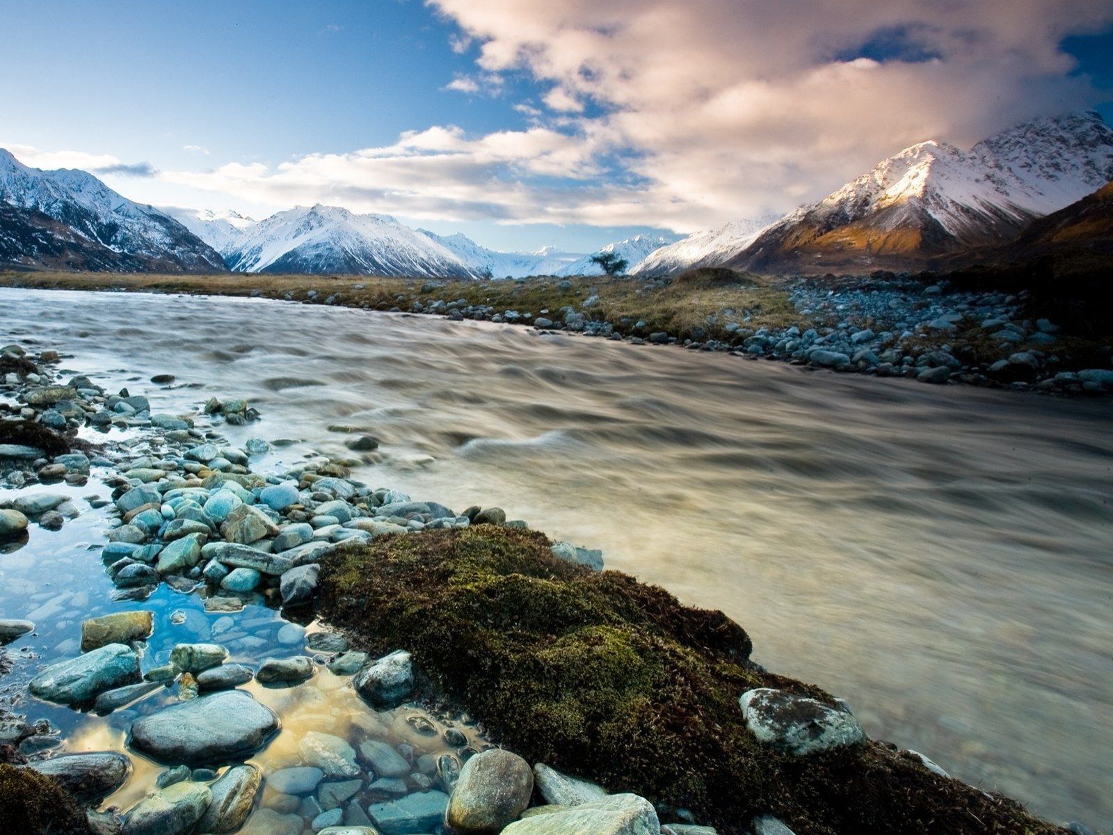 sidelined_landscapemt_cook_new_zealand-1298940128