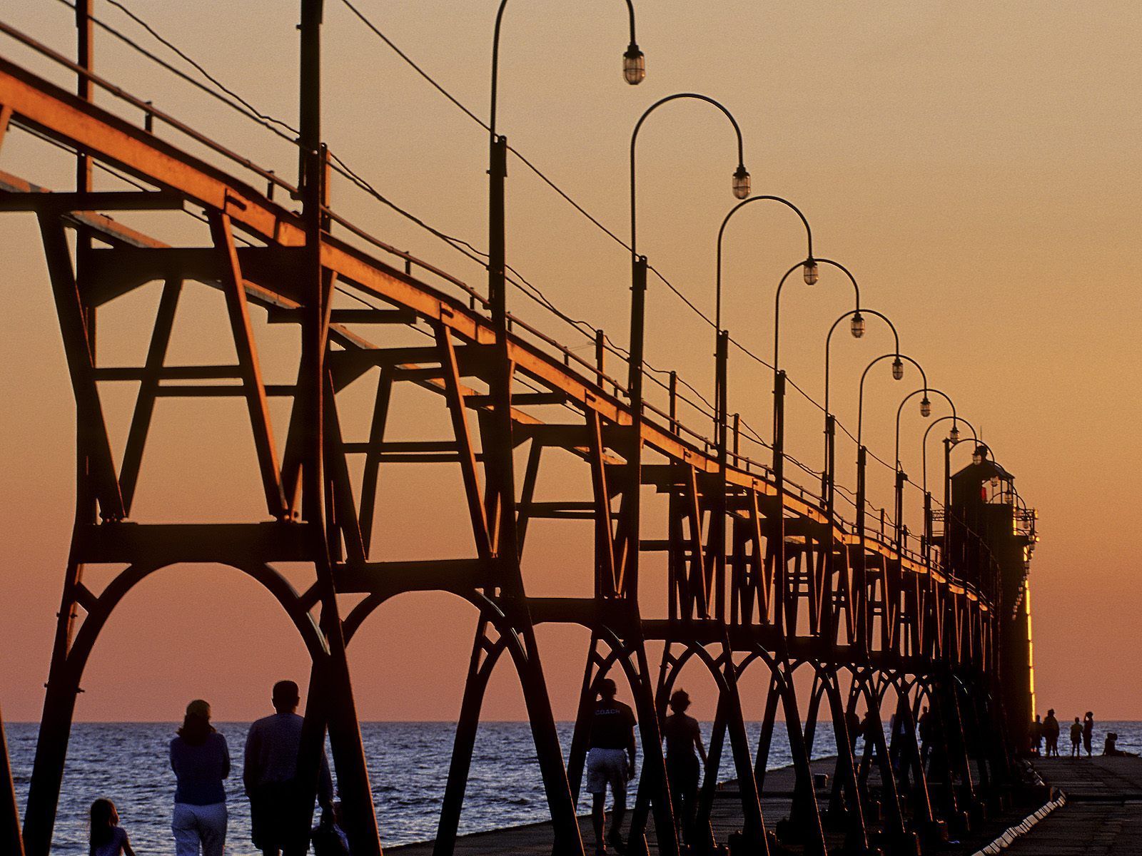 south_haven_pierhead_light_and_catwalk_at_sunset_lake_michigan_south_haven_michigan-1299874017