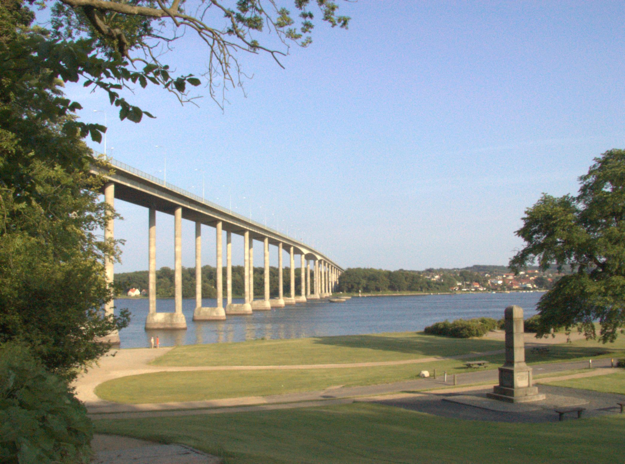 svendborgsund_bridge-view_towards_taasinge_island-1299007753