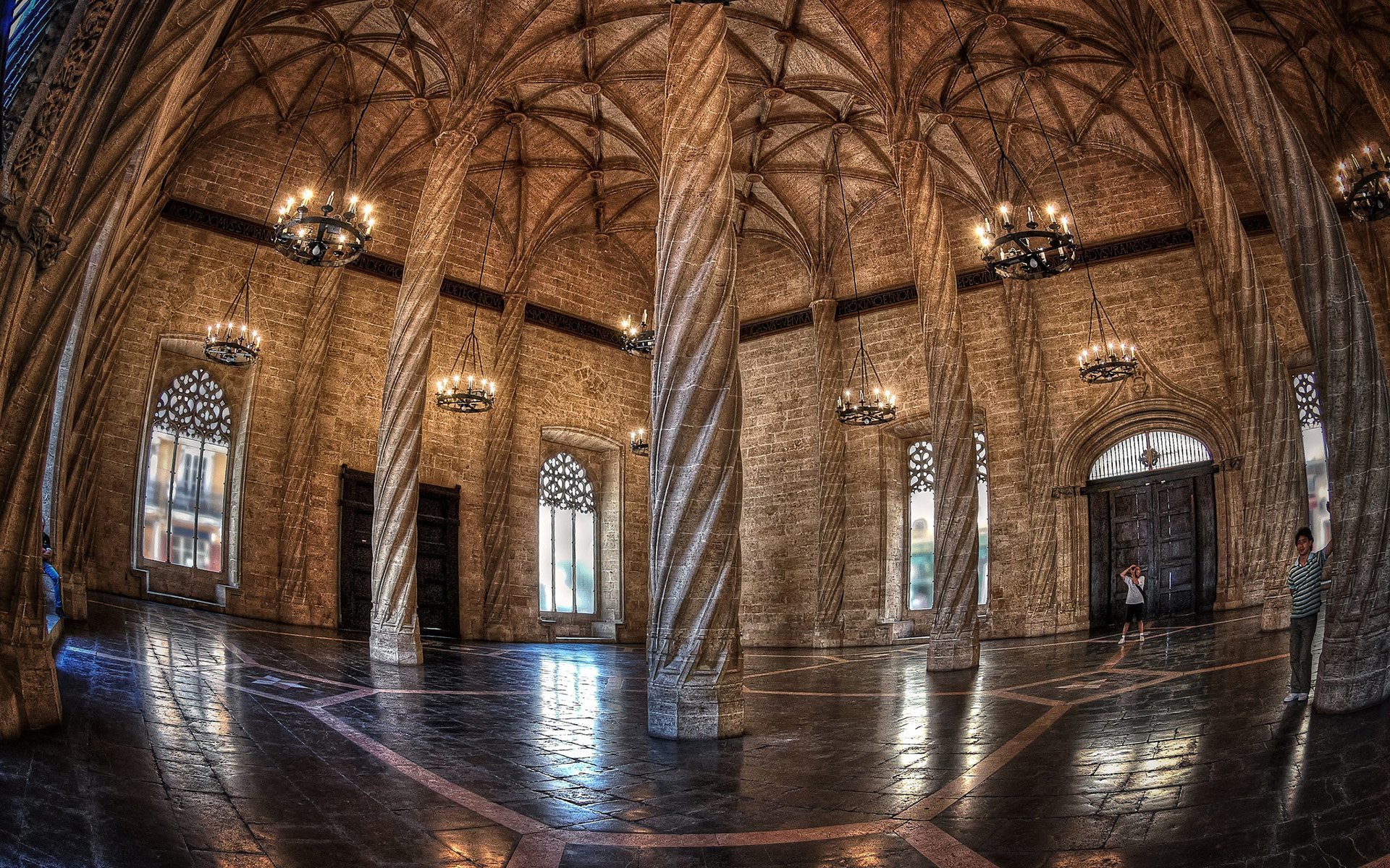 valencia ipek borsası