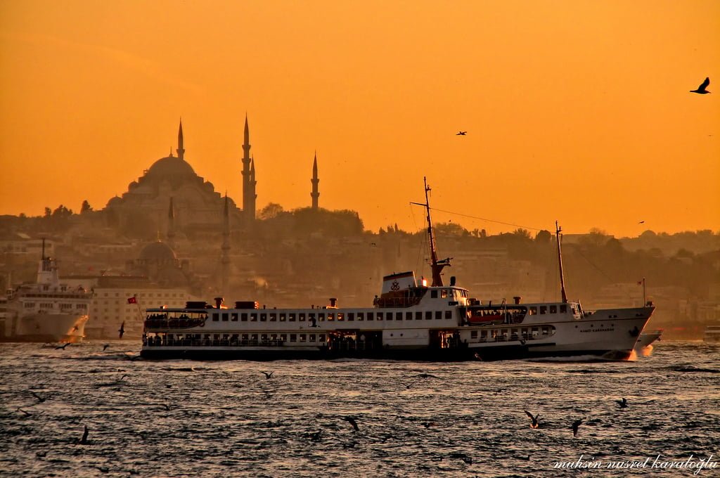 vapur ve gün batımı