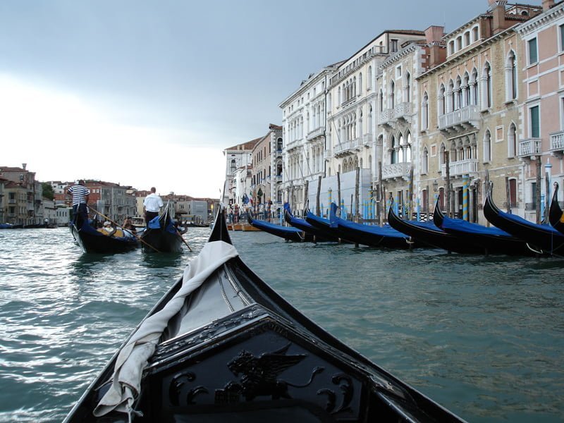 venedik gondolları